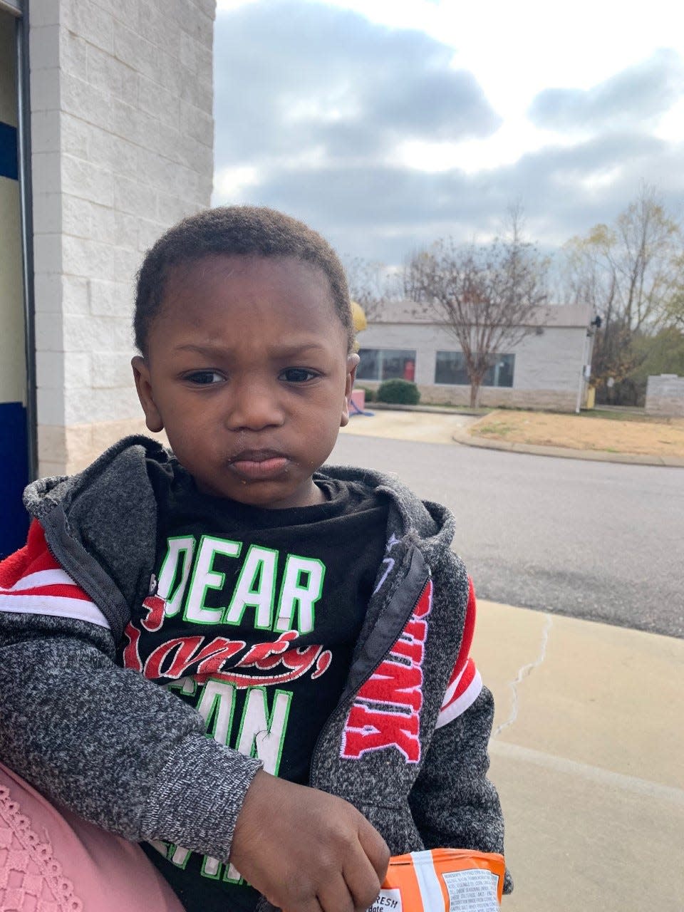 Southaven police are seeking information about a two-year-old's identity after the child was dropped off at a Goodwill donation center on Stateline Road.  Anyone with information about the child is asked to call Southaven detectives at 662-393-8652.