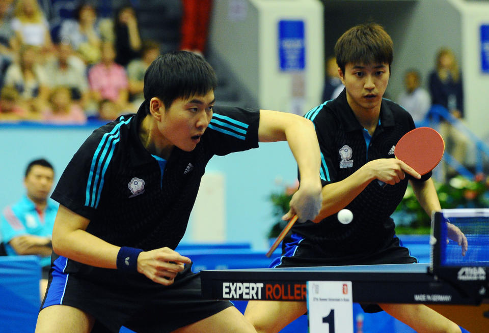 江宏傑與黃聖盛搭擋站上桌球男雙世界排名第一。（大專體總提供）