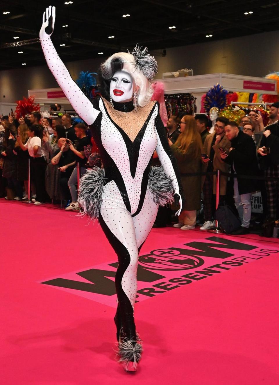 Photo Gallery Dragcon UK 2024 Queens Walk