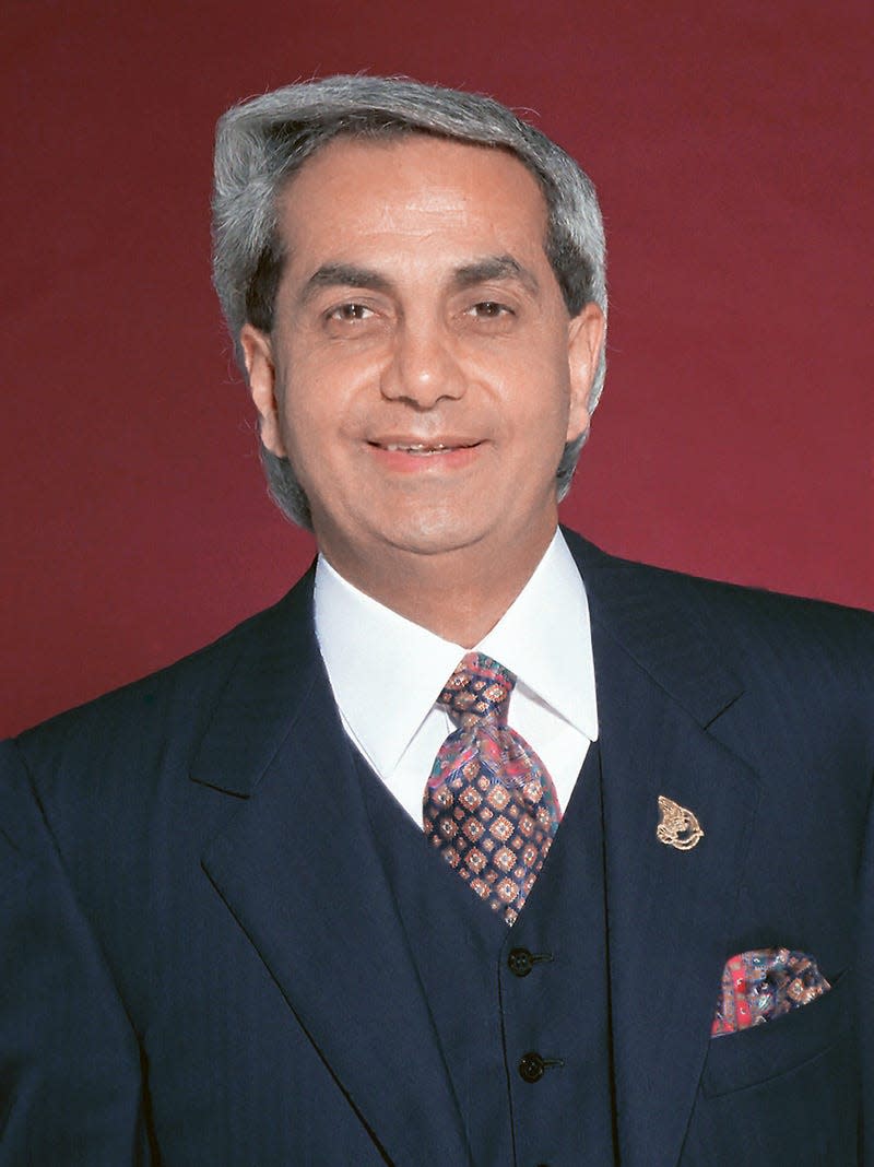 LOS ANGELES - 2002: Evangelist Benny Hinn poses for a portrait in 2002 in Los Angeles, California. - Photo: Harry Langdon (Getty Images)