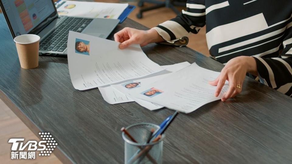 有應徵者在求職時使用ChatGPT寫自傳，卻被人資抓包。 （示意圖／Shutterstock達志影像）