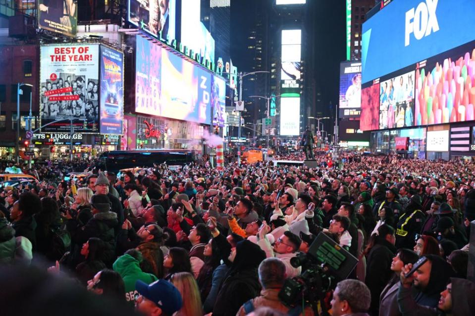 Around 40,000 fans flocked to watch the Columbian Superstar perform on Tuesday evening. Erik Pendzich/Shutterstock