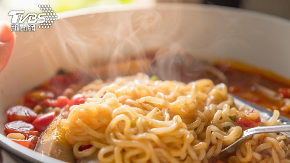 台灣泡麵選擇豐富，價格親民。（示意圖／shutterstock達志影像）