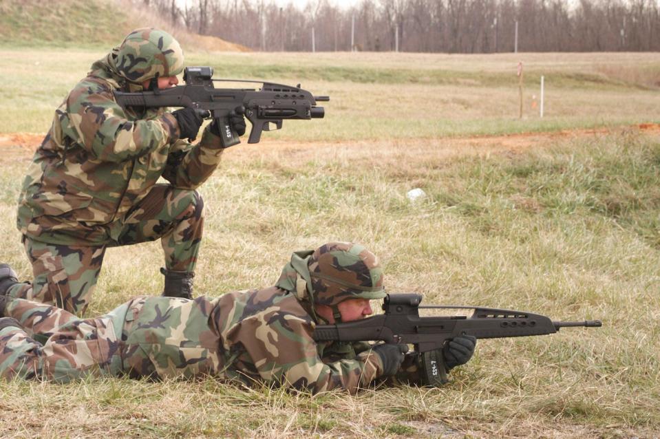Army XM8 XM320 rifle
