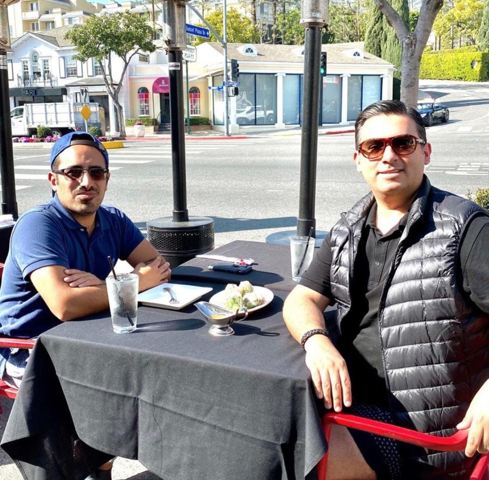 Javier Ortega-Araiza at lunch with a friend