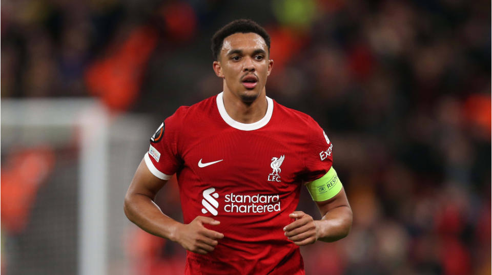 (WATCH) Arne Slot offers cheeky response on Trent Alexander-Arnold contract question