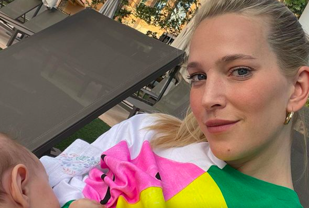 Luisana Lopilato took her newborn daughter, whom she shares with singer Michael Bublé, out for walk on a 