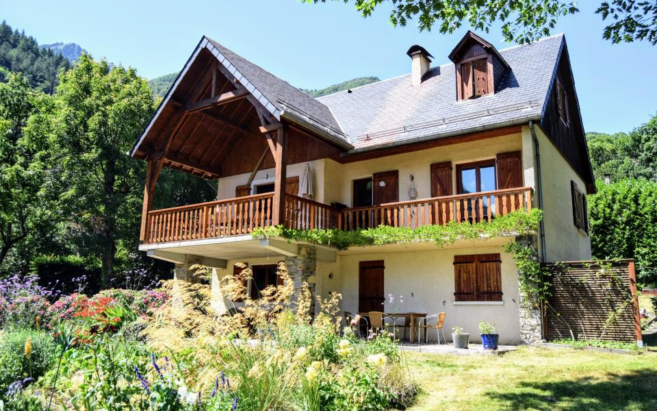 Pyrenees ski chalet