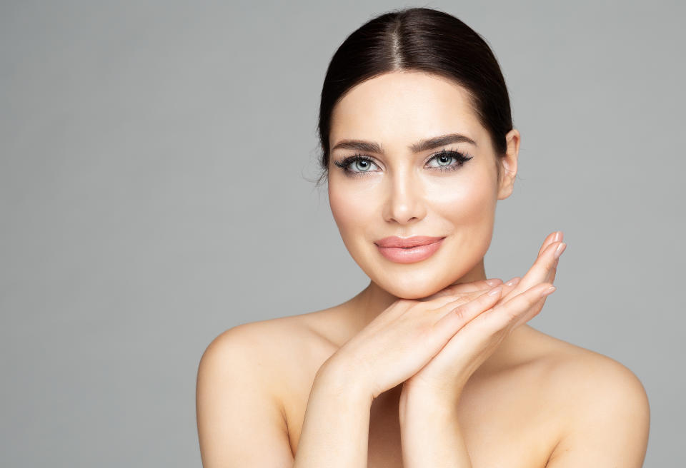 Es muy importante que el proceso de relleno de labios se haga progresivamente, aplicando poca cantidad la primera vez y al cabo de quince días proceder a aplicar más hasta dar con el resultado deseado. (Getty Creative)