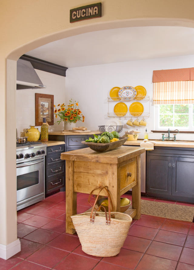 20 Small Kitchen Island Ideas that Maximize Storage and Prep Space