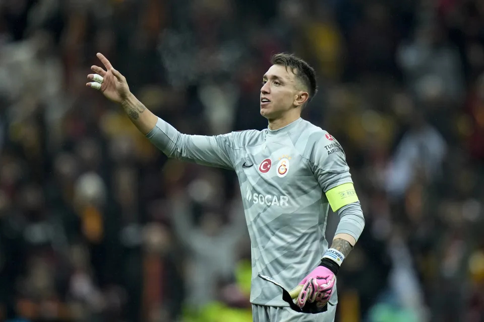 Uruguay goalkeeper Fernando Muslera retires from international soccer