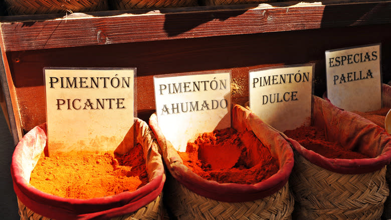 Different types of paprika
