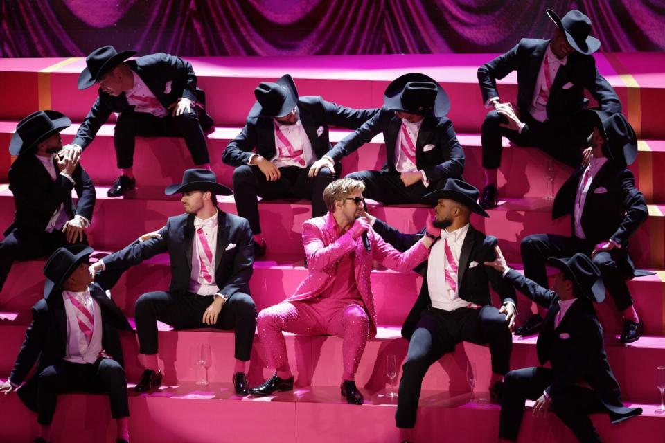 Ryan Gosling and dancers onstage