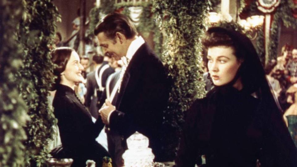 Vivien Leigh (li.), Clark Gable und Olivia de Havilland in "Vom Winde verweht"