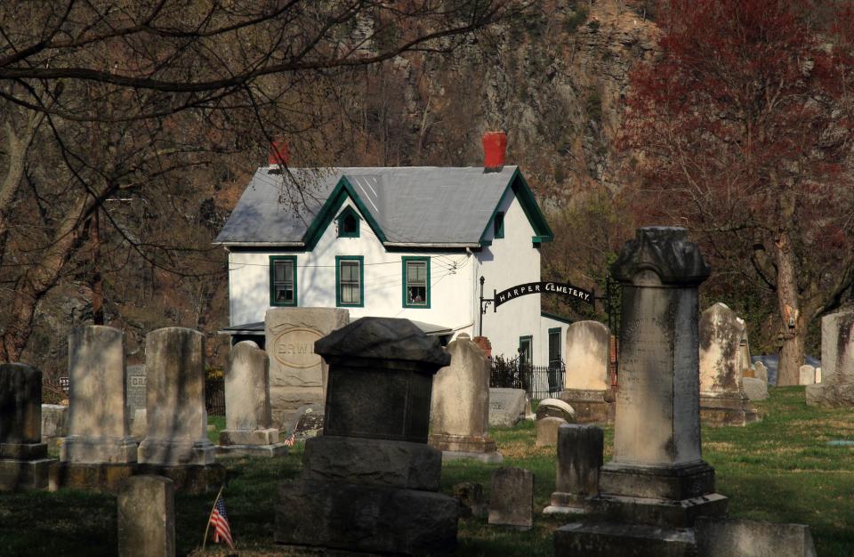 25 Ghost Tours Across America That Aren't for the Faint of Heart