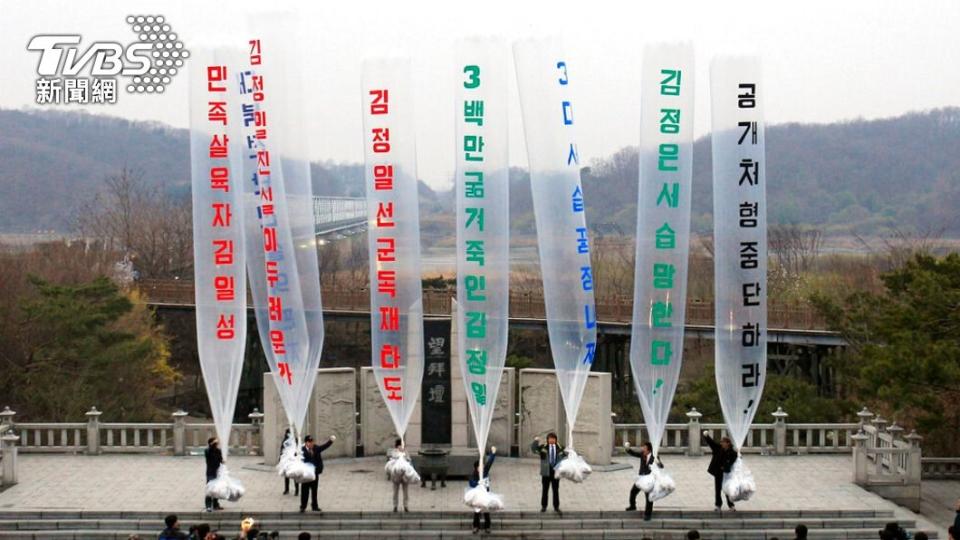 「自由北韓運動連合」過去多次向北韓施放空飄氣球。（圖／達志影像美聯社）