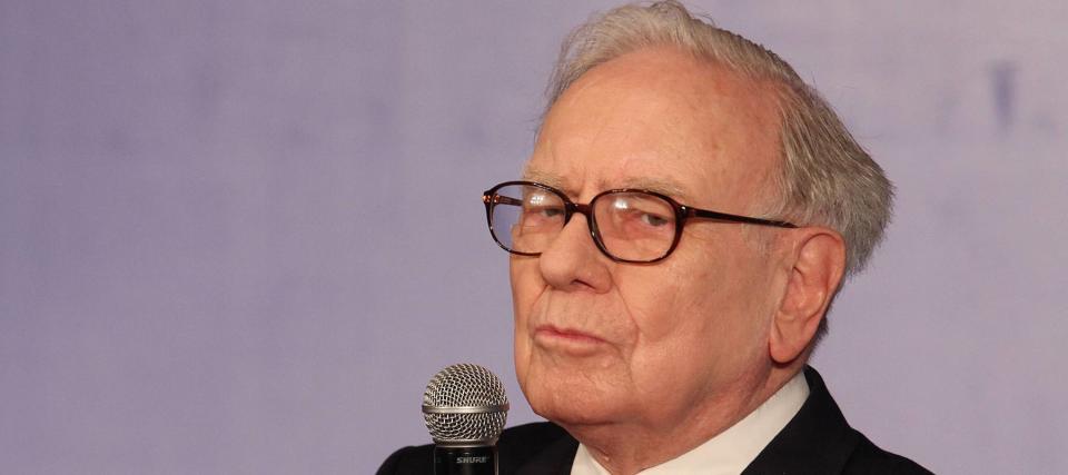 Why Warren Buffett thinks it's time to refinance your mortgage