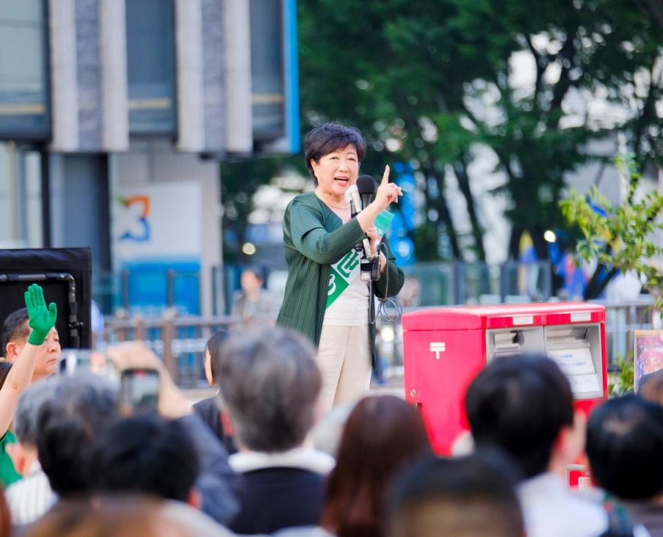 小池百合子三連任東京都知事。   圖：取自小池百合子臉書。