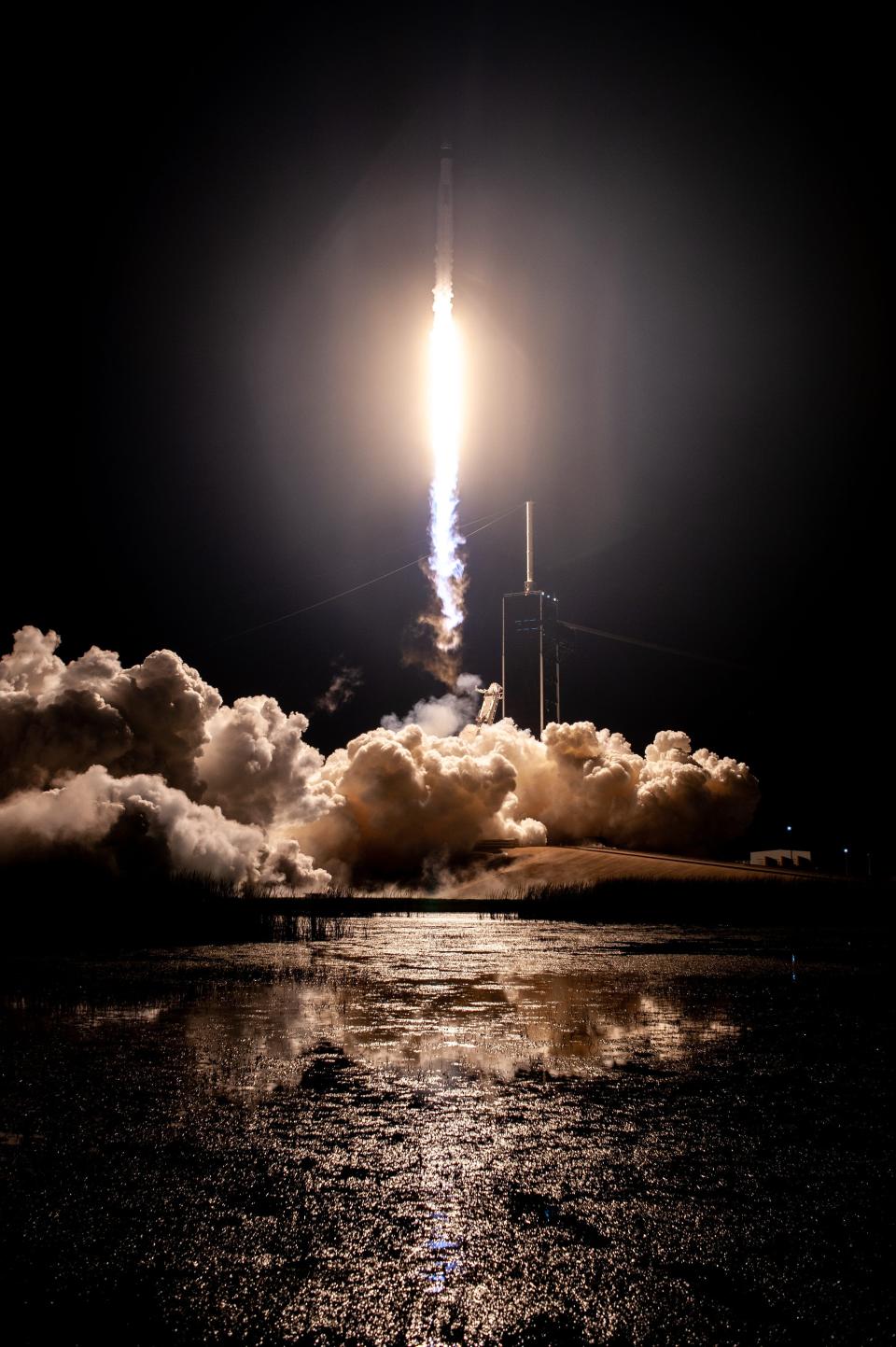 crew 1 falcon 9 launch liftoff spacex crew dragon astronauts commercial crew program