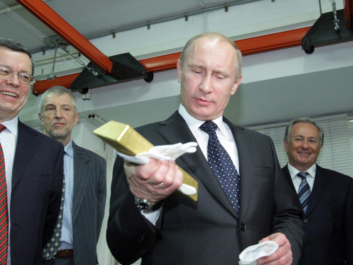 Rus altını, Batı’da yaptırımlarla karşı karşıya kaldıktan sonra şimdi BAE, Türkiye ve Hong Kong’a akıyor