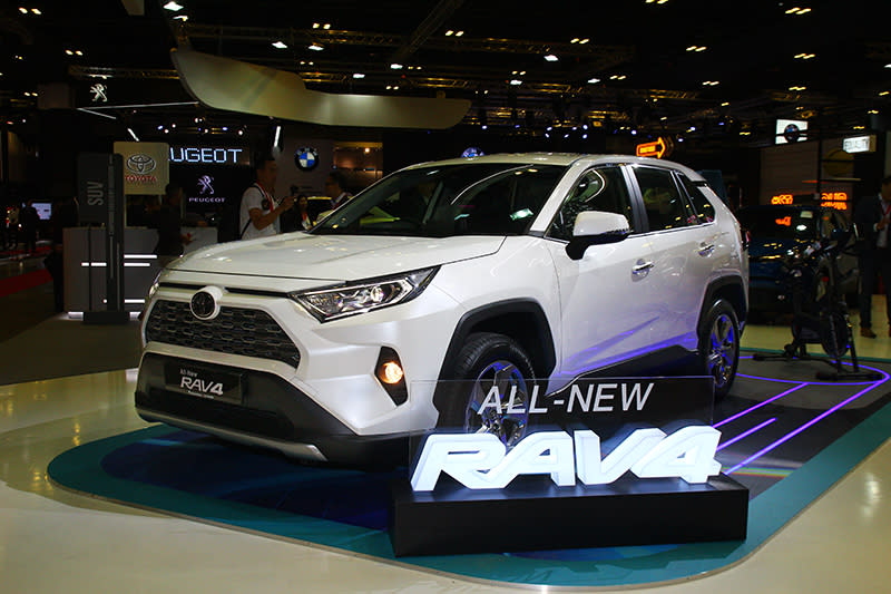 新世代RAV4造型變得更為成熟洗練，同時也散發粗曠風格。