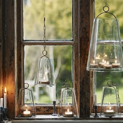 Hanging lantern