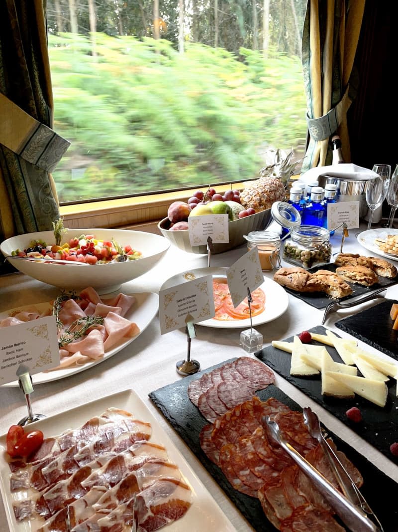 The breakfast buffet on board Spain's Costa Verde Express.  Manuel Meyer/dpa