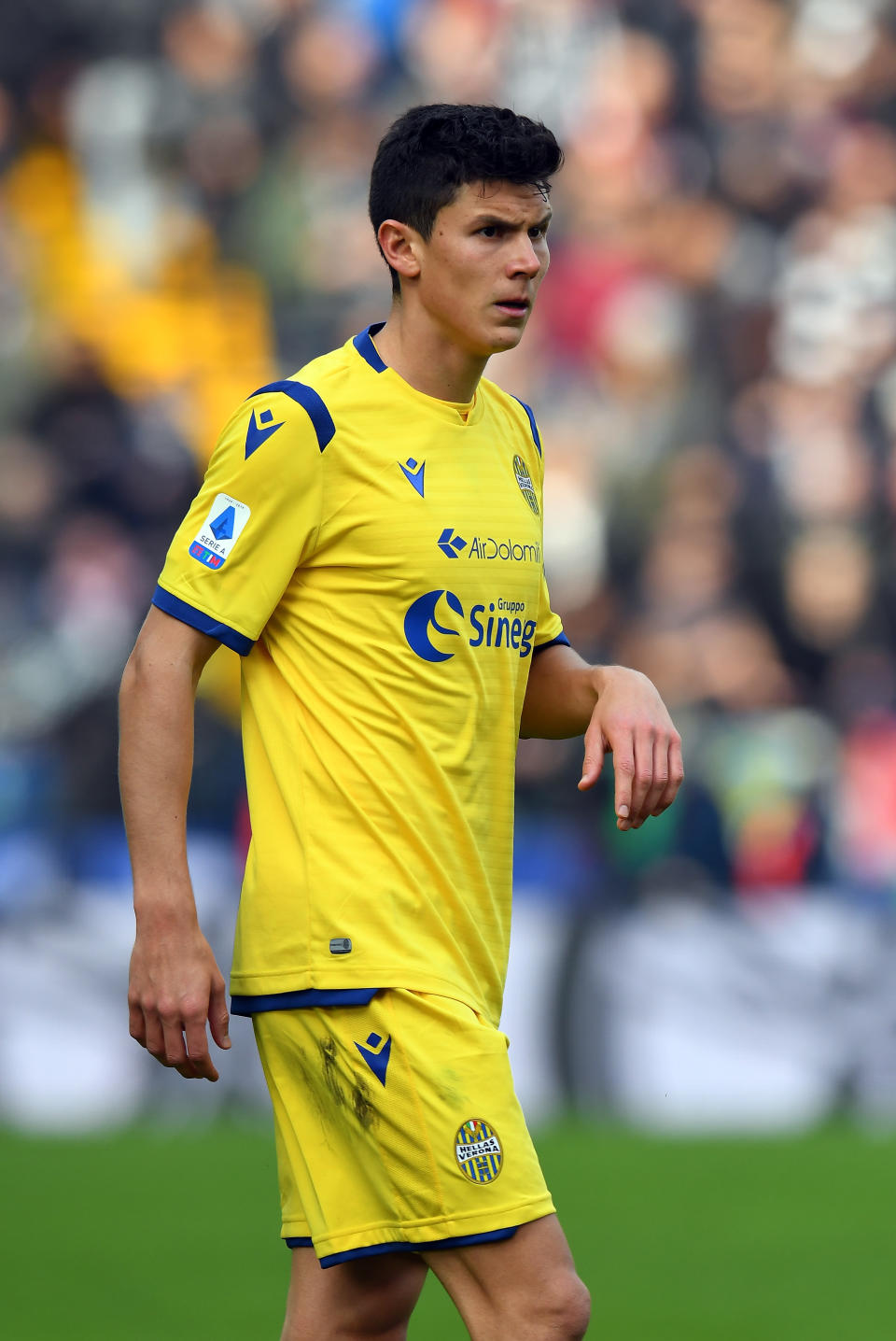 UDINE, ITALY - FEBRUARY 16: Mattia Pessina of Hellas Verona looks on during the Serie A match between Udinese Calcio and Hellas Verona at Stadio Friuli on February 16, 2020 in Udine, Italy. (Photo by Alessandro Sabattini/Getty Images)