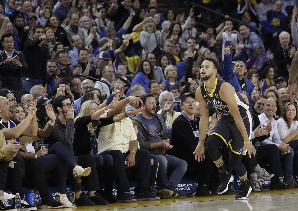 Vintage Stephen Curry showed up to torch the Memphis Grizzlies on Saturday. (AP)