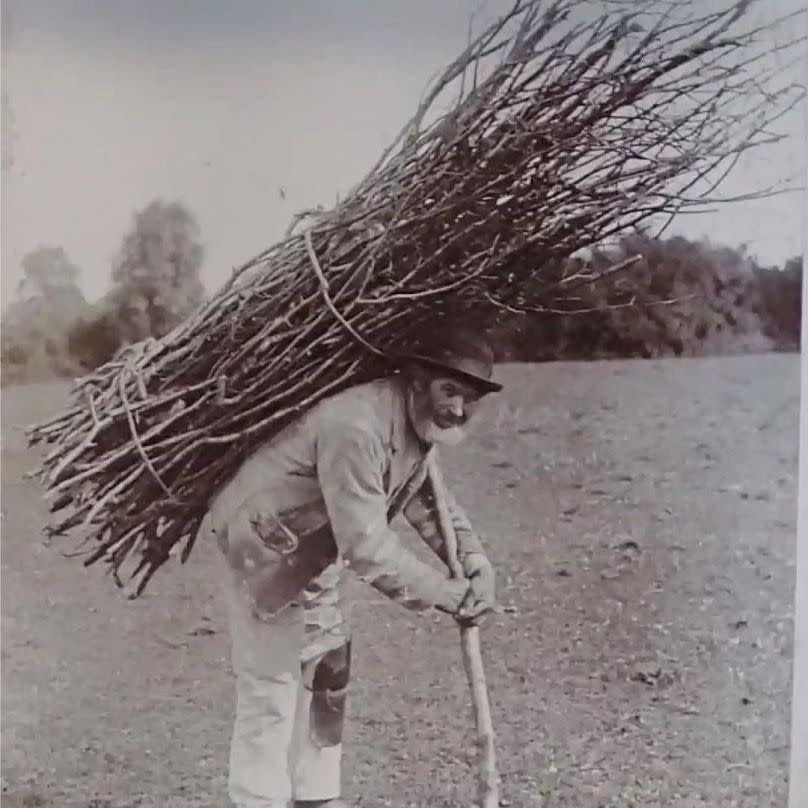 The photographed of a 19th century thatcher discovered by Brian Edwards.