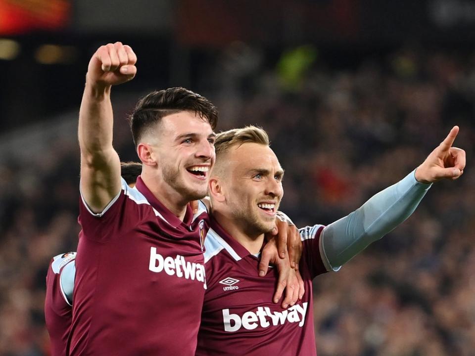 Jarrod Bowen celebrates with teammate Declan Rice (Getty)