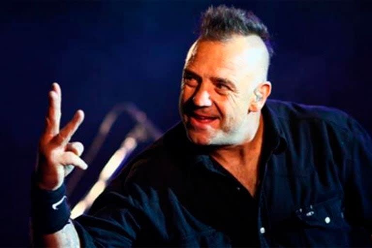 A los 61 años murió el cantante Ricardo Iorio y sus fanáticos lo despidieron en las redes