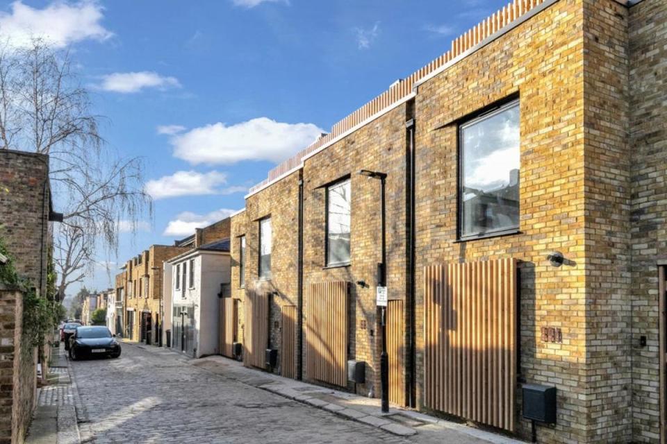 Camden Mews, NW1 (Goldschmidt & Howland)