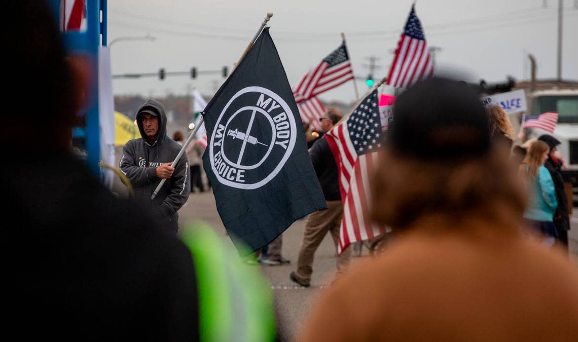 Hundreds gathered in a north Richland parking lot along Stevens Drive in November 2021 to rally against federal COVID vaccine mandates on behalf of Hanford and PNNL workers .