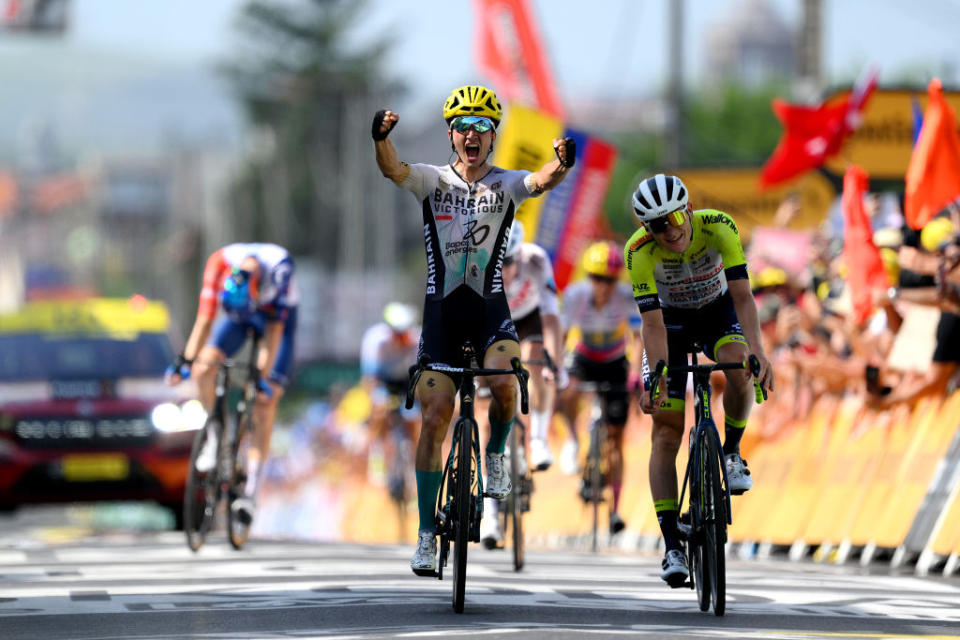 ISSOIRE FRANCE  JULY 11 Pello Bilbao of Spain and Team Bahrain Victorious celebrates at finish line as stage winner ahead of Georg Zimmermann of Germany and Team IntermarchCircusWanty during the stage ten of the 110th Tour de France 2023 a 1672km stage from Vulcania to Issoire  UCIWT  on July 11 2023 in Issoire France Photo by David RamosGetty Images