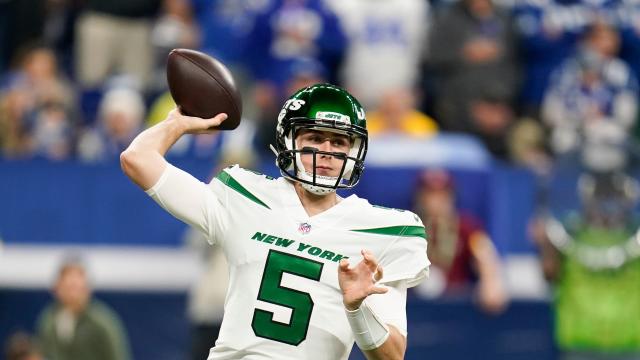 Quarterback Mike White injured as New York Jets lose to Indianapolis Colts