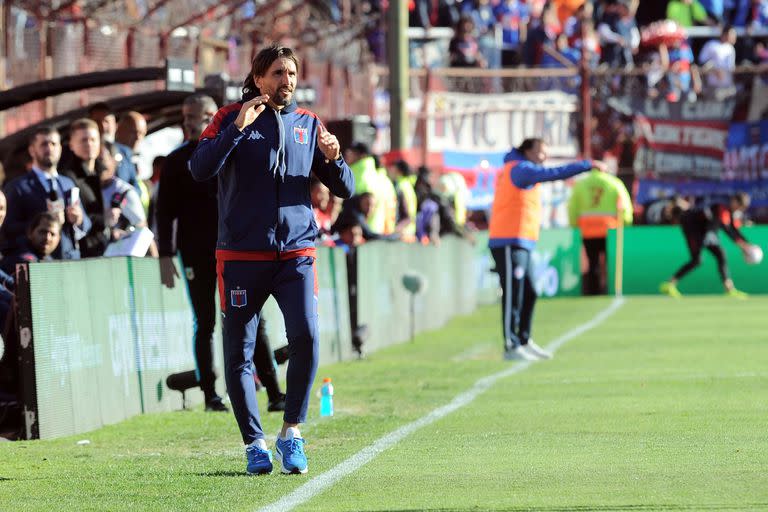 Diego Martínez, el entrenador que ascendió a Tigre y enseguida lo llevó a la final de la Copa de la Liga