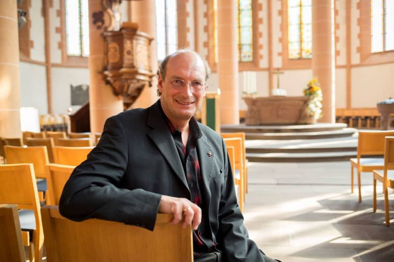 An undated picture shows Pastor Vincenzo Petracca from the Protestant Heiliggeistkirche in Heidelberg. -/Vincenzo Petracca/dpa