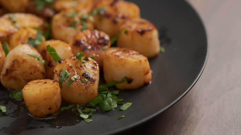 roasted scallops with baked potatoes