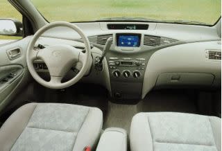 2001 Toyota Prius interior