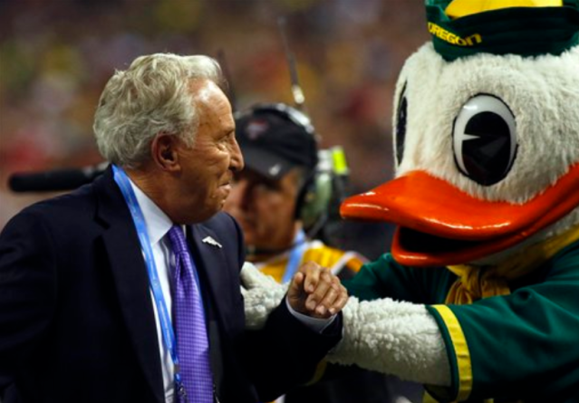 ESPN's Lee Corso has an early prediction for Oregon vs. Colorado