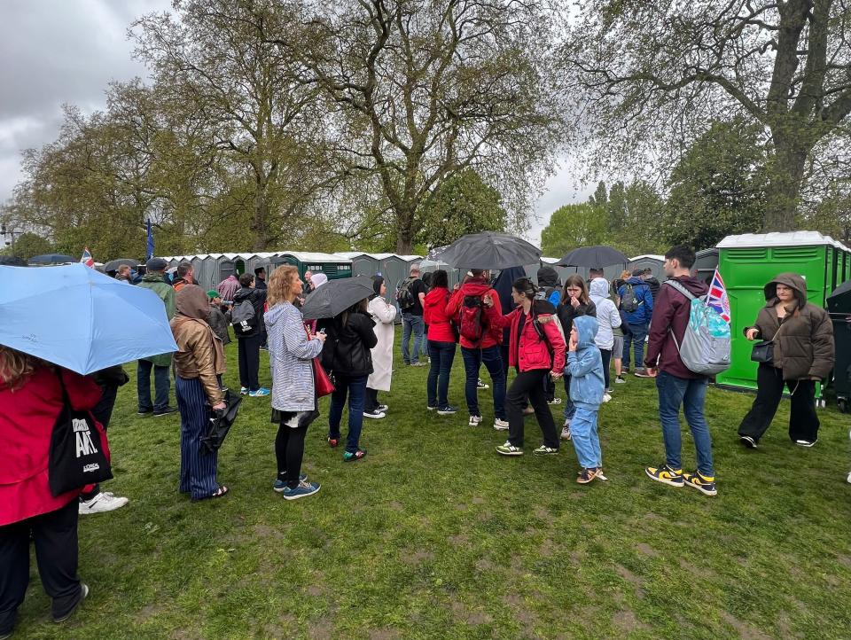 There were queues for the porta-potty.