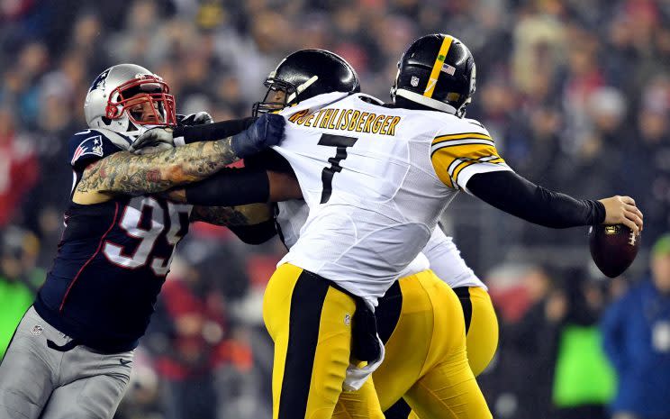 Pittsburgh Steelers quarterback Ben Roethlisberger (7) is pressured by Pittsburgh Steelers outside linebacker Jarvis Jones (95) during the first quarter in the 2017 AFC Championship Game at Gillette Stadium. Mandatory Credit: James Lang-USA TODAY Sports