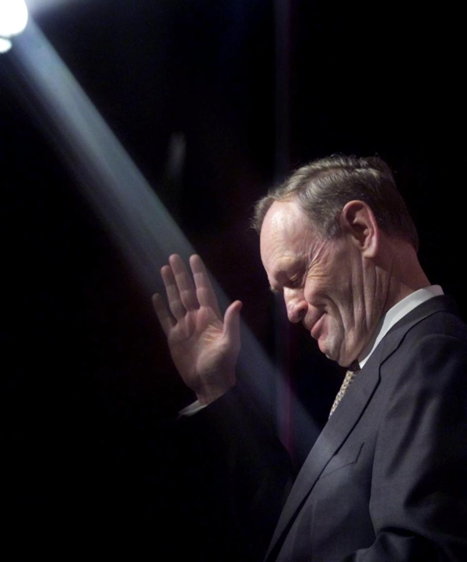 Then-prime minister Jean Chrétien  at the Liberal Biennial convention in Ottawa on March 17, 2000. Newly released documents show the Chrétien government led efforts to weaken the recognition of Indigenous rights at the UN. (Tom Hanson/The Canadian Press - image credit)