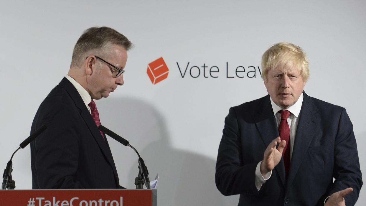 Staatsminister Michael Gove (l) gilt als rechte Hand von Premierminister Boris Johnson. Foto: Stefan Rousseau/POOL PA