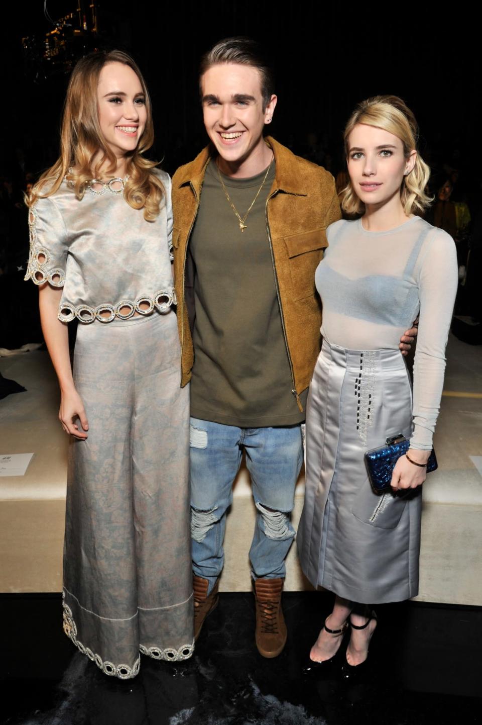 Suki hung out with Gabriel-Kane Day-Lewis and actress Emma Roberts. 