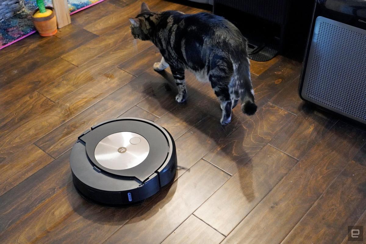 Revolutionize your cleaning routine with the Roomba Combo j9+: A detailed review