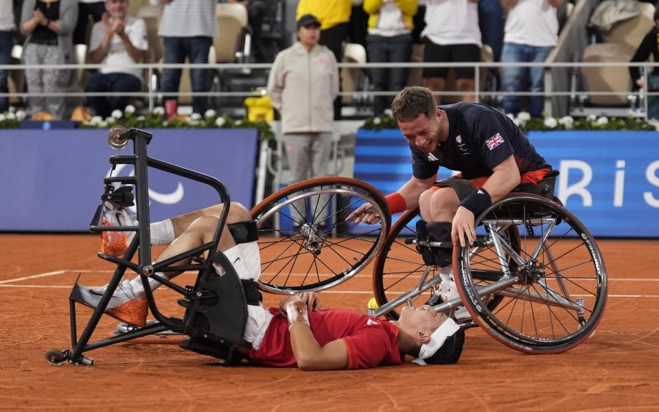 Alfie Hewett congratulates Japan's Tokito Oda after the men's wheelchair tennis singles gold medal match