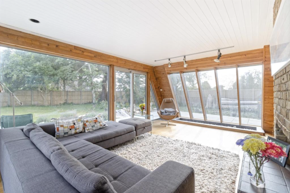 The property boasts floor to ceiling windows. Photo: Rightmove