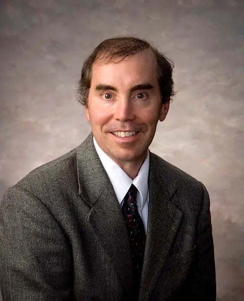 Ophthalmologist, educator, and advocate for free eye exams and glasses Dr. Steve Gerber will be inducted into the South Bend Community Hall of Fame by the South Bend Alumni Association on Oct. 10, 2023, at Century Center.